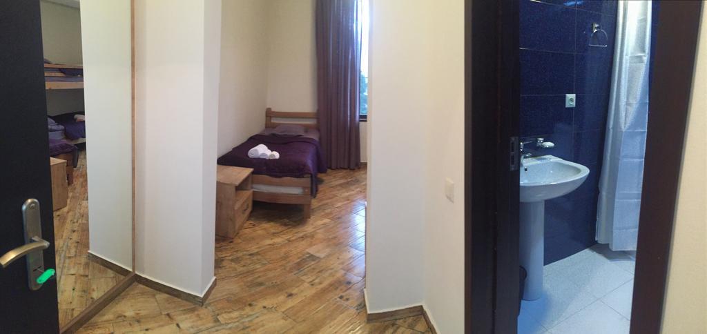 Veranda Guesthouse Степанцмінда Екстер'єр фото
