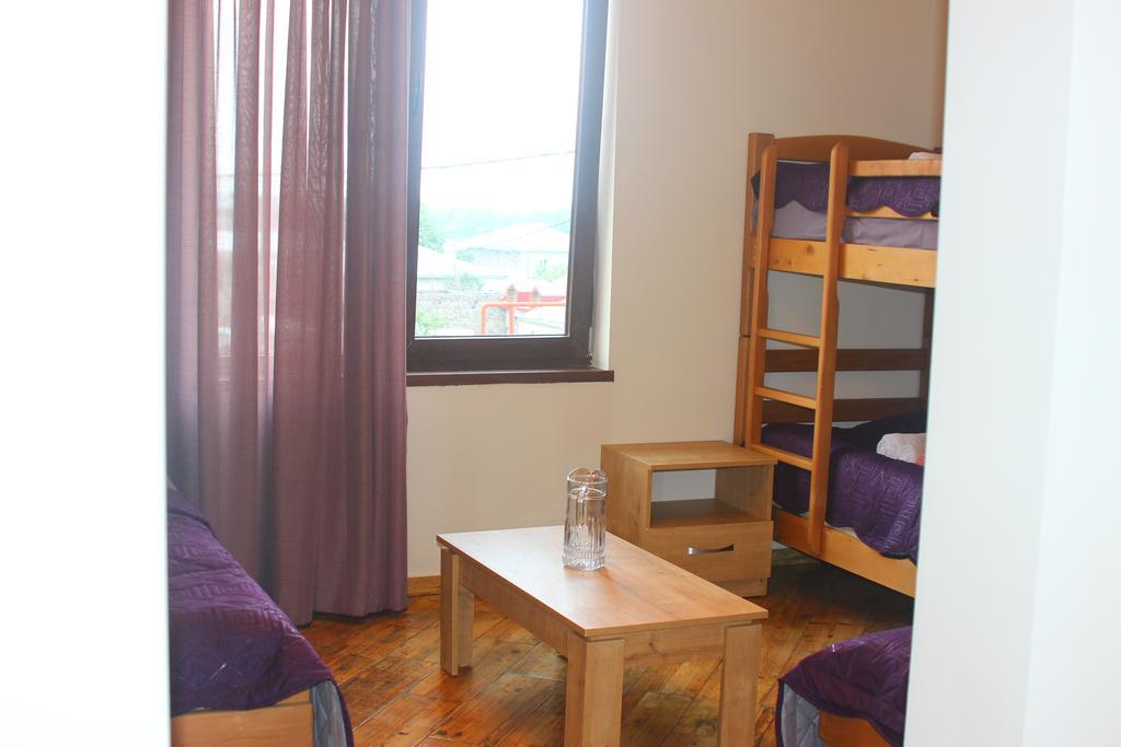 Veranda Guesthouse Степанцмінда Екстер'єр фото