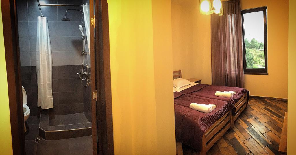 Veranda Guesthouse Степанцмінда Екстер'єр фото